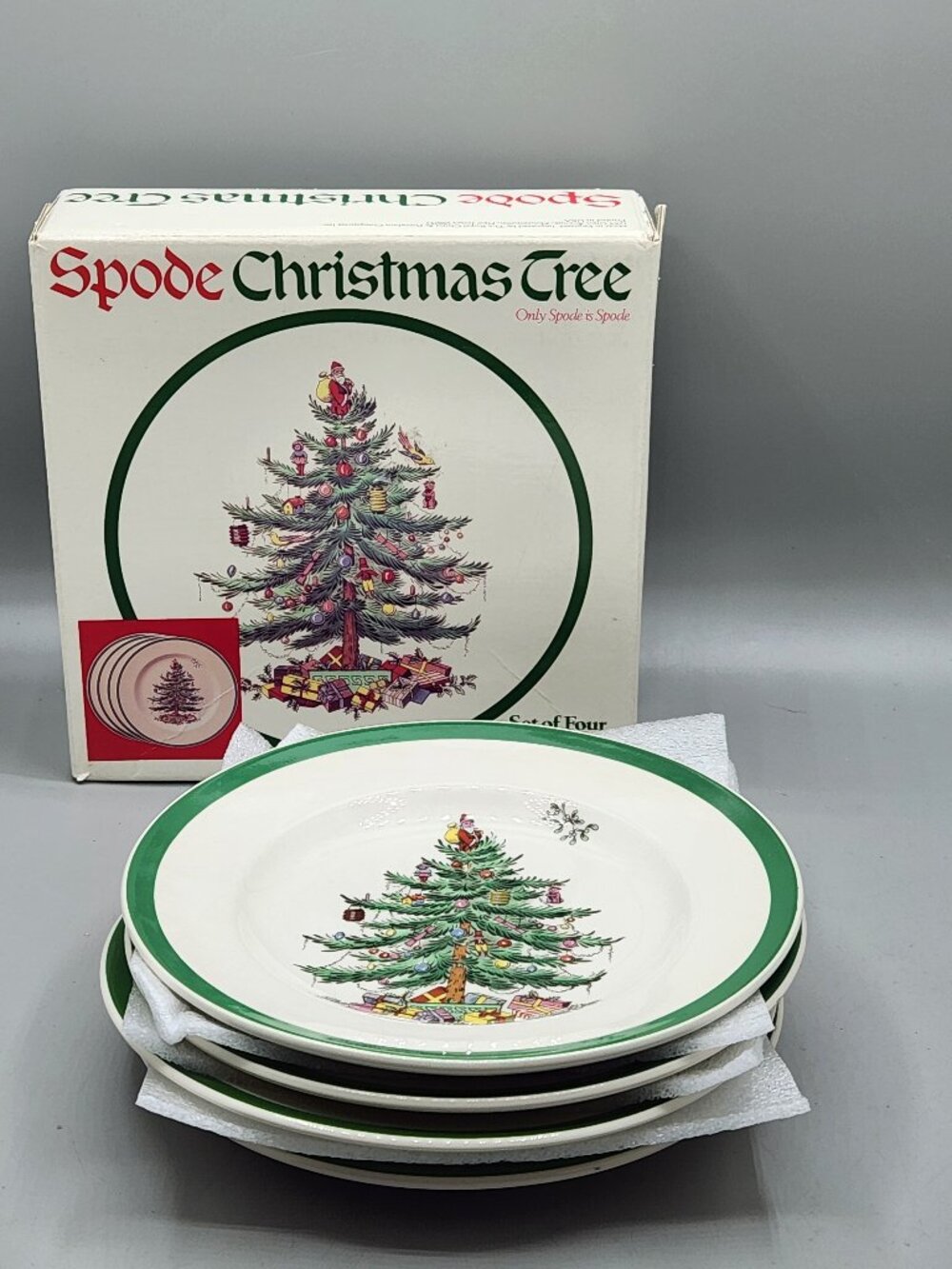 Spode Christmas Tree Dishes Set of 4 in Box 7.75 inches England Holiday